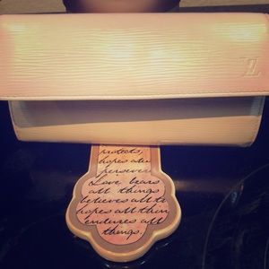 Authentic Louis Vuitton vintage epic wallet.